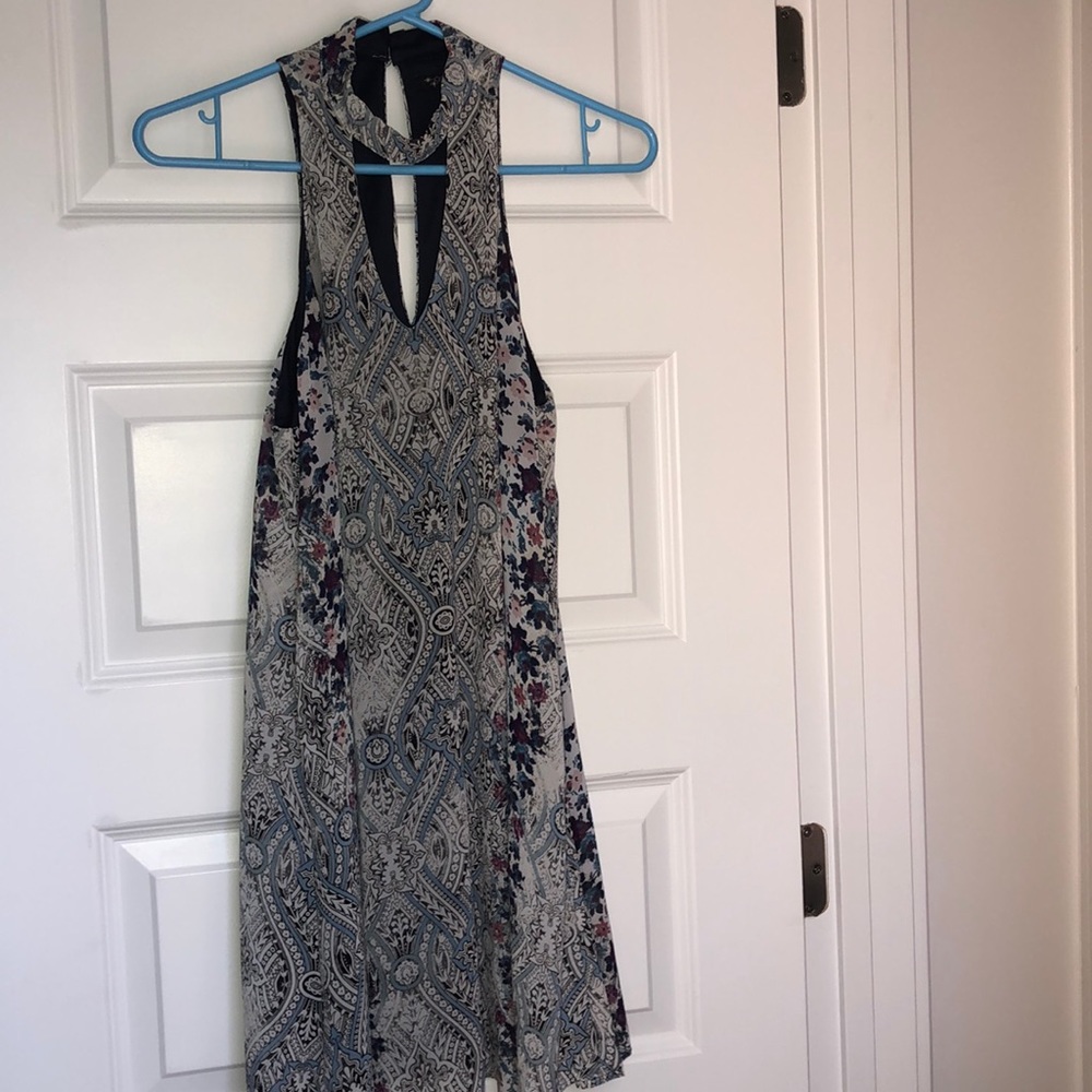 Faded blue floral dress. 💙💐